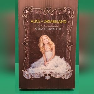✨️ 3/$12 ✨️ Alice in Zombieland By Gena Showalter